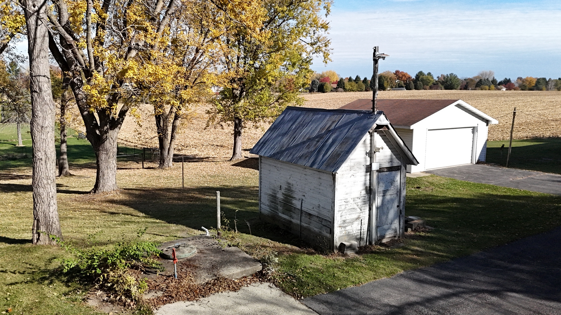 9729 Beaver Valley Road Belvidere, IL 61008 - Photo 14 of 39 a view of a house with a yard
