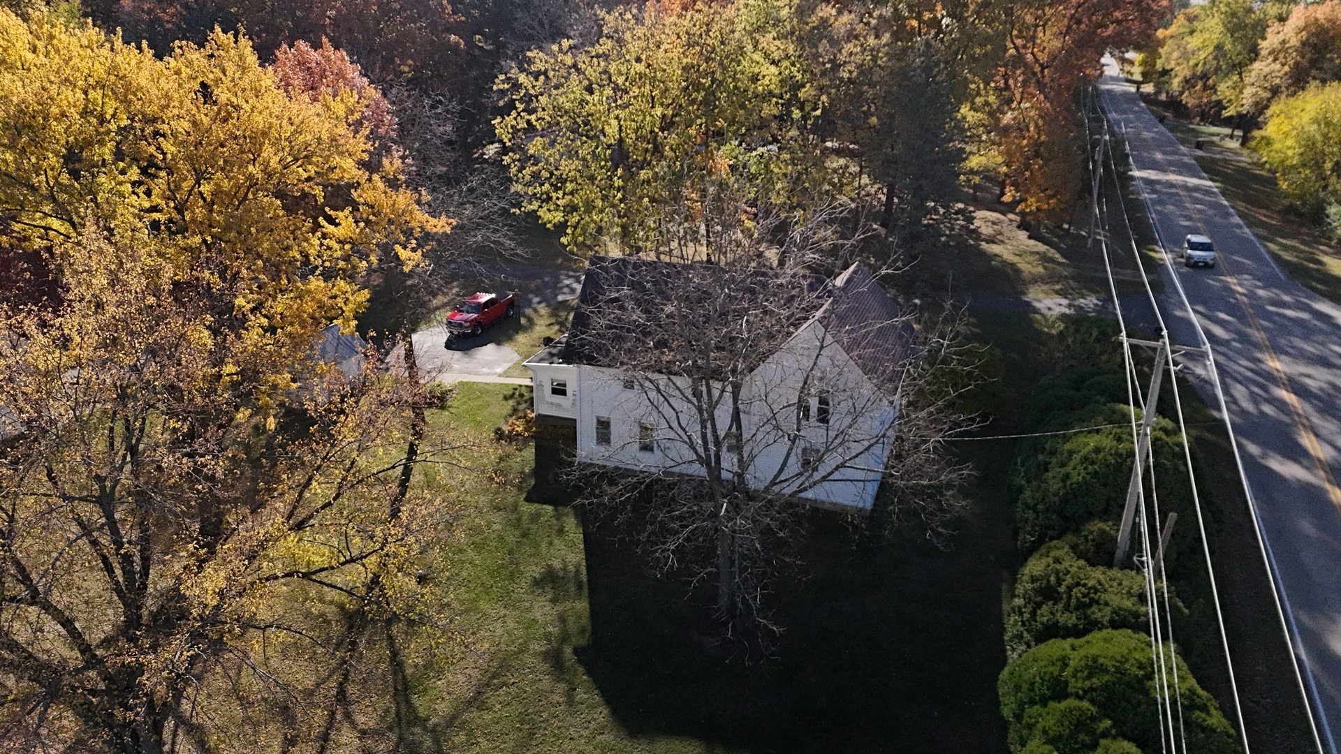 9729 Beaver Valley Road Belvidere, IL 61008 - Photo 3 of 39 a backyard of a house