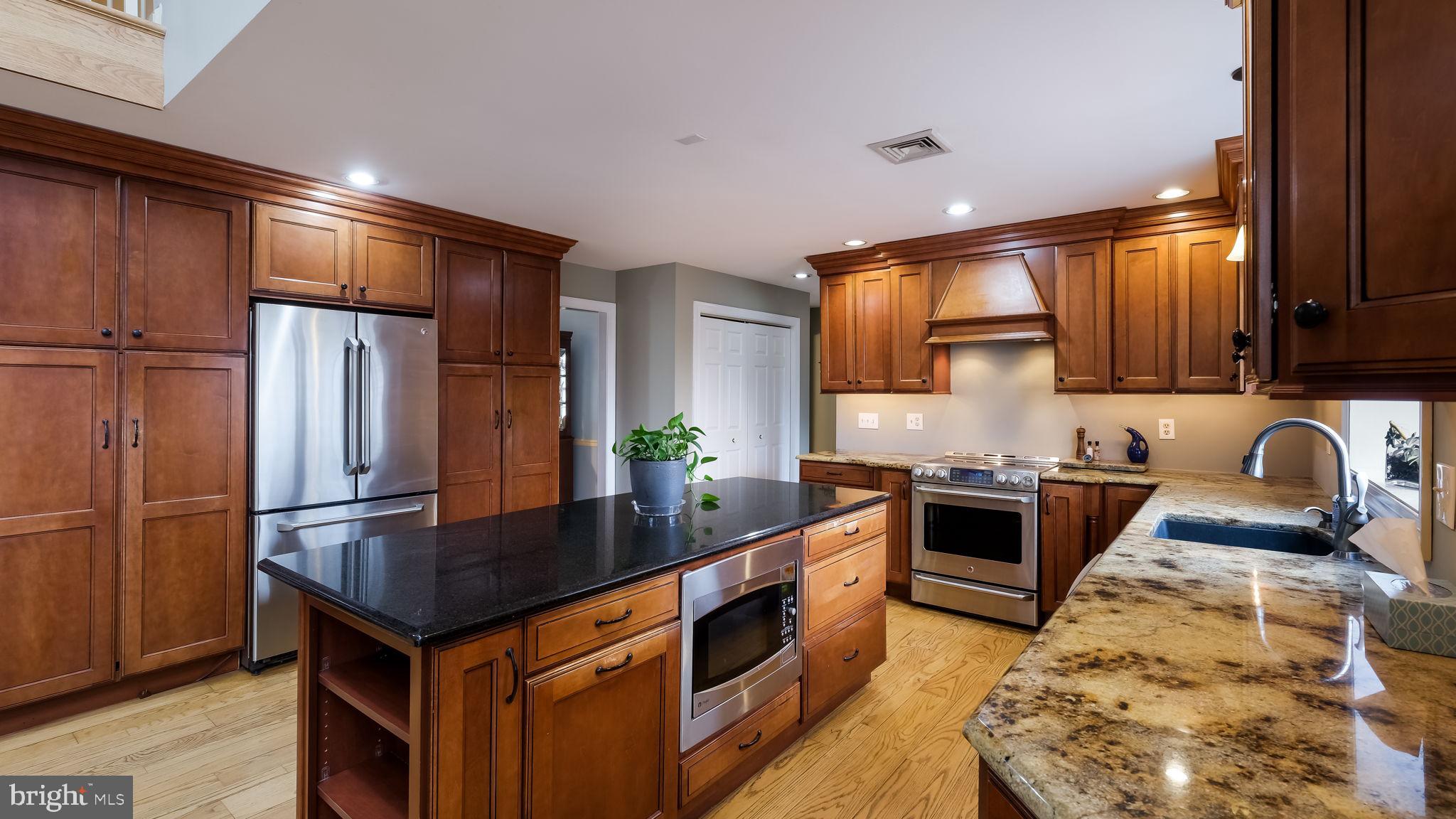 4700 Nottingham Way Doylestown, PA 18902 - Photo 15 of 40 Kitchen