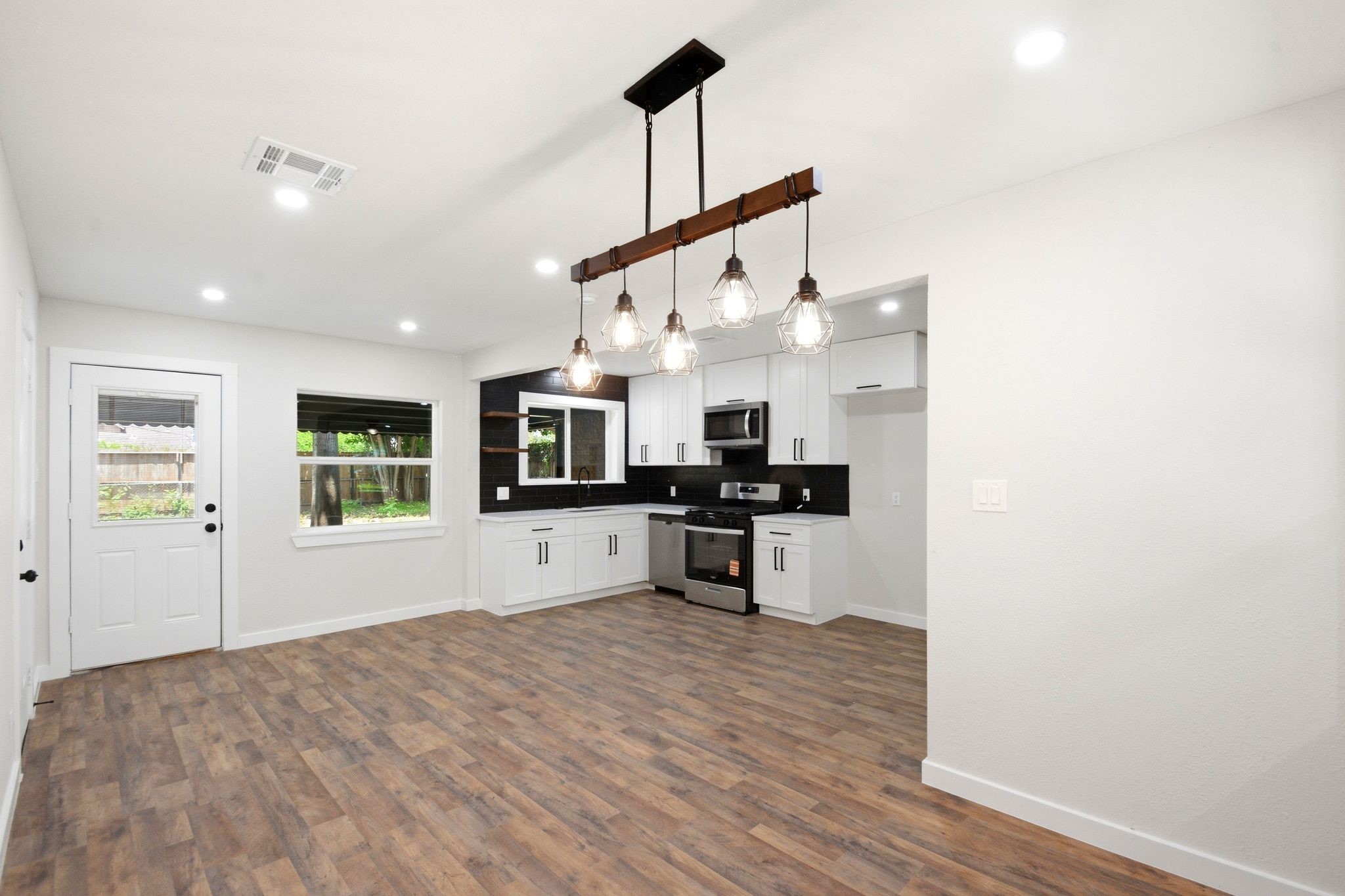 6514 Neff Street Houston, TX 77074 - Photo 15 of 36 Gallery Image 15