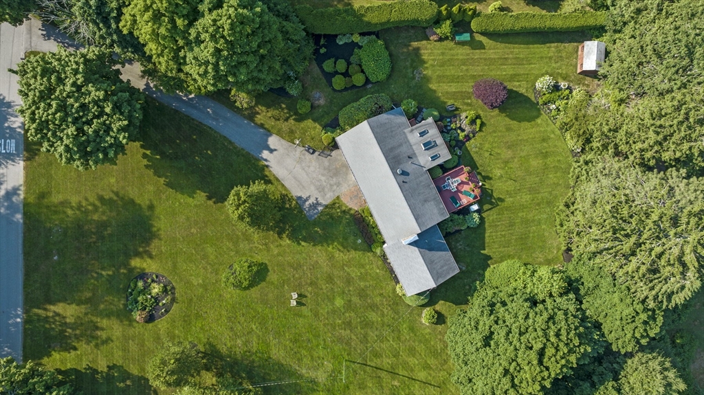 5 Burnham Road Wenham, MA 01984 - Photo 4 of 36 Gallery Image 4