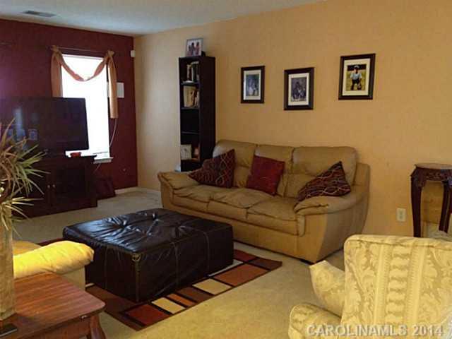 3334 Nevin Brook Road Charlotte, NC 28269 - Photo 2 of 9
