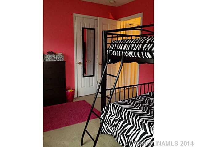 3334 Nevin Brook Road Charlotte, NC 28269 - Photo 4 of 9