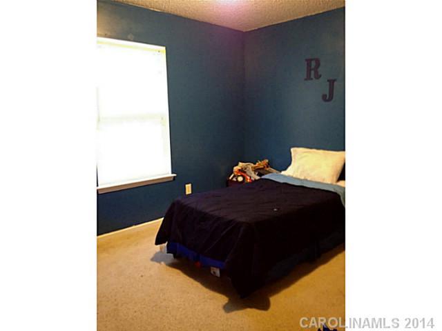 3334 Nevin Brook Road Charlotte, NC 28269 - Photo 5 of 9