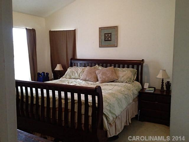 3334 Nevin Brook Road Charlotte, NC 28269 - Photo 6 of 9