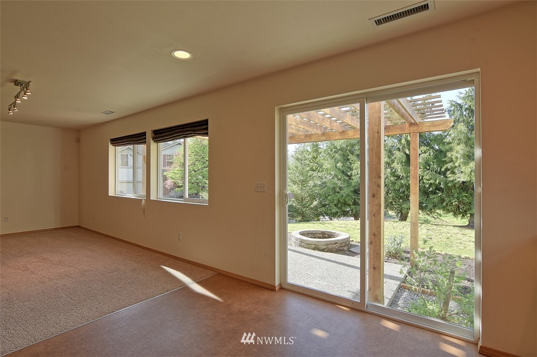 19955 Ravenwood Road Southeast Monroe, WA 98272 - Photo 8 of 24