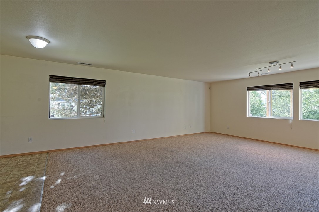 19955 Ravenwood Road Southeast Monroe, WA 98272 - Photo 9 of 24