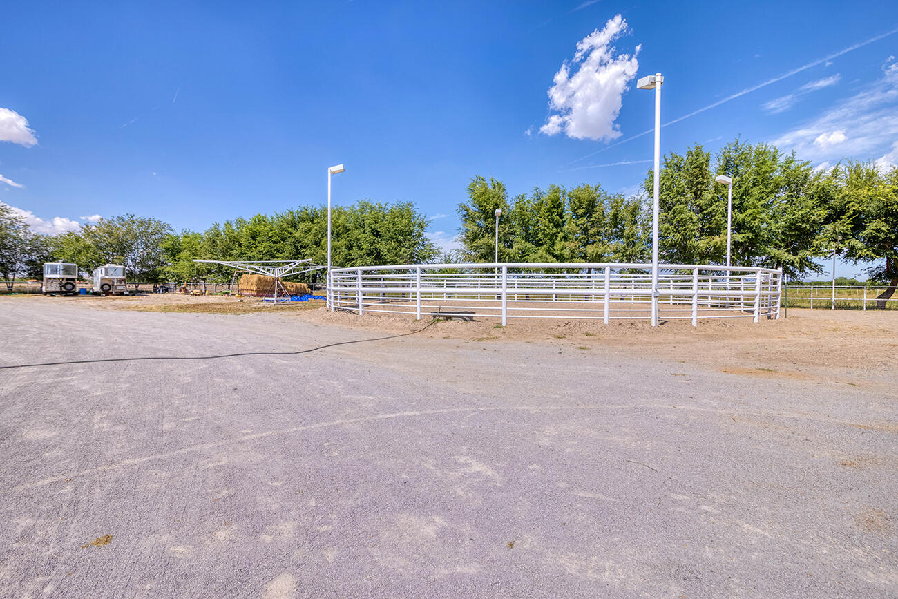 656 Cox Road El Paso, TX 79932 - Photo 56 of 74 Corral
