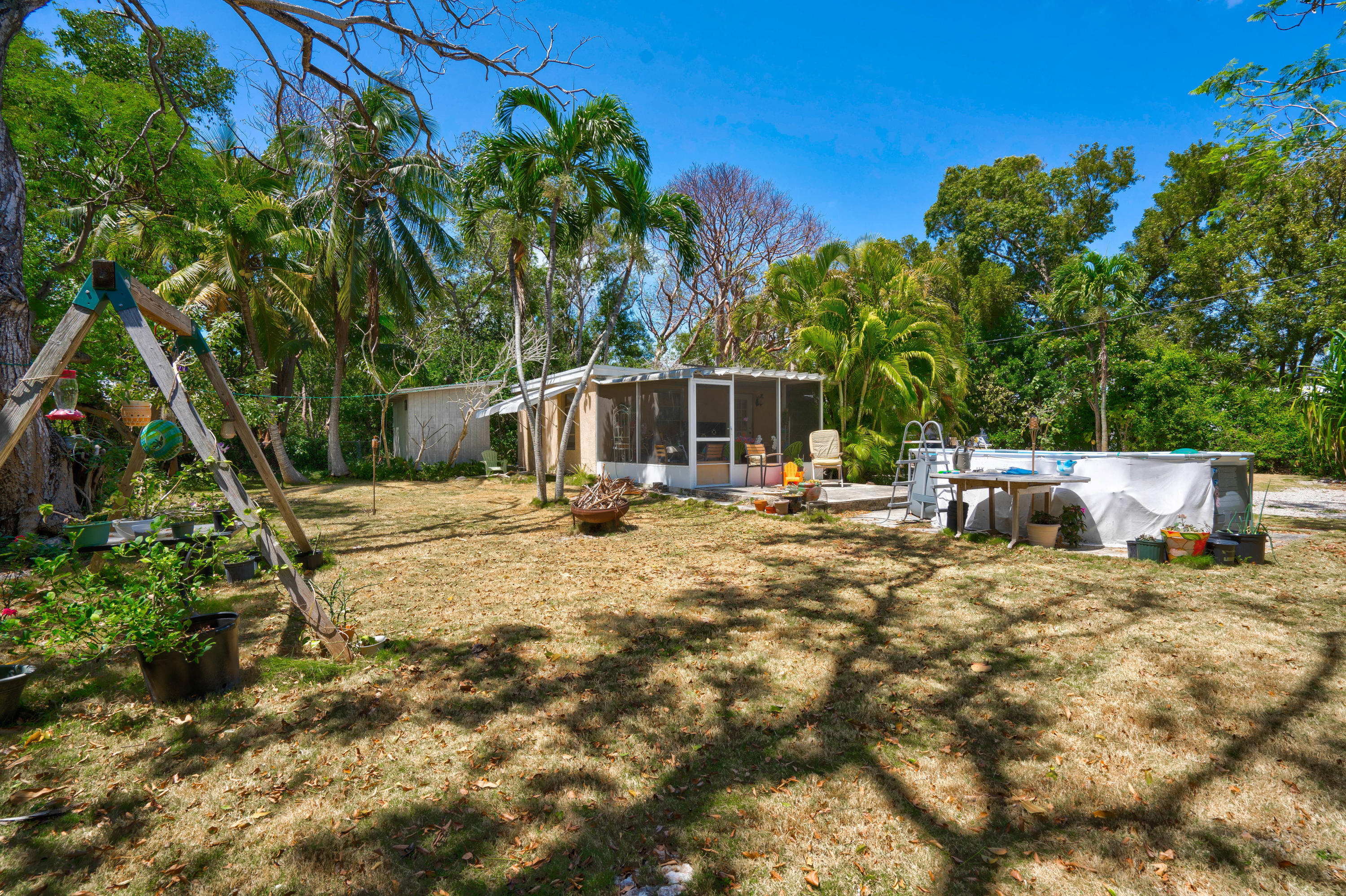 1007 Gibraltar Road Key Largo, FL 33037 - Photo 10 of 20 Front Yard