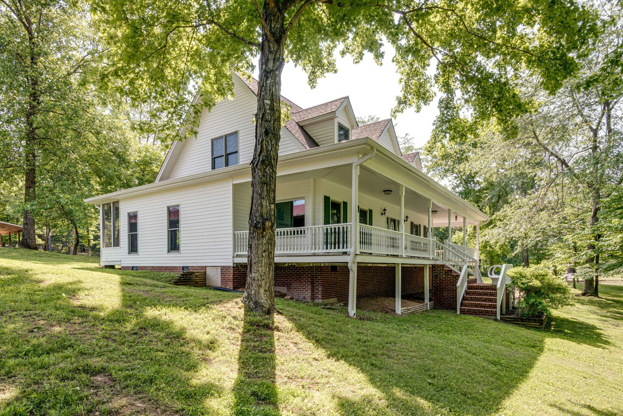 1880 Tom Brown Road McEwen, TN 37101 - Photo 5 of 54 Gallery Image 5