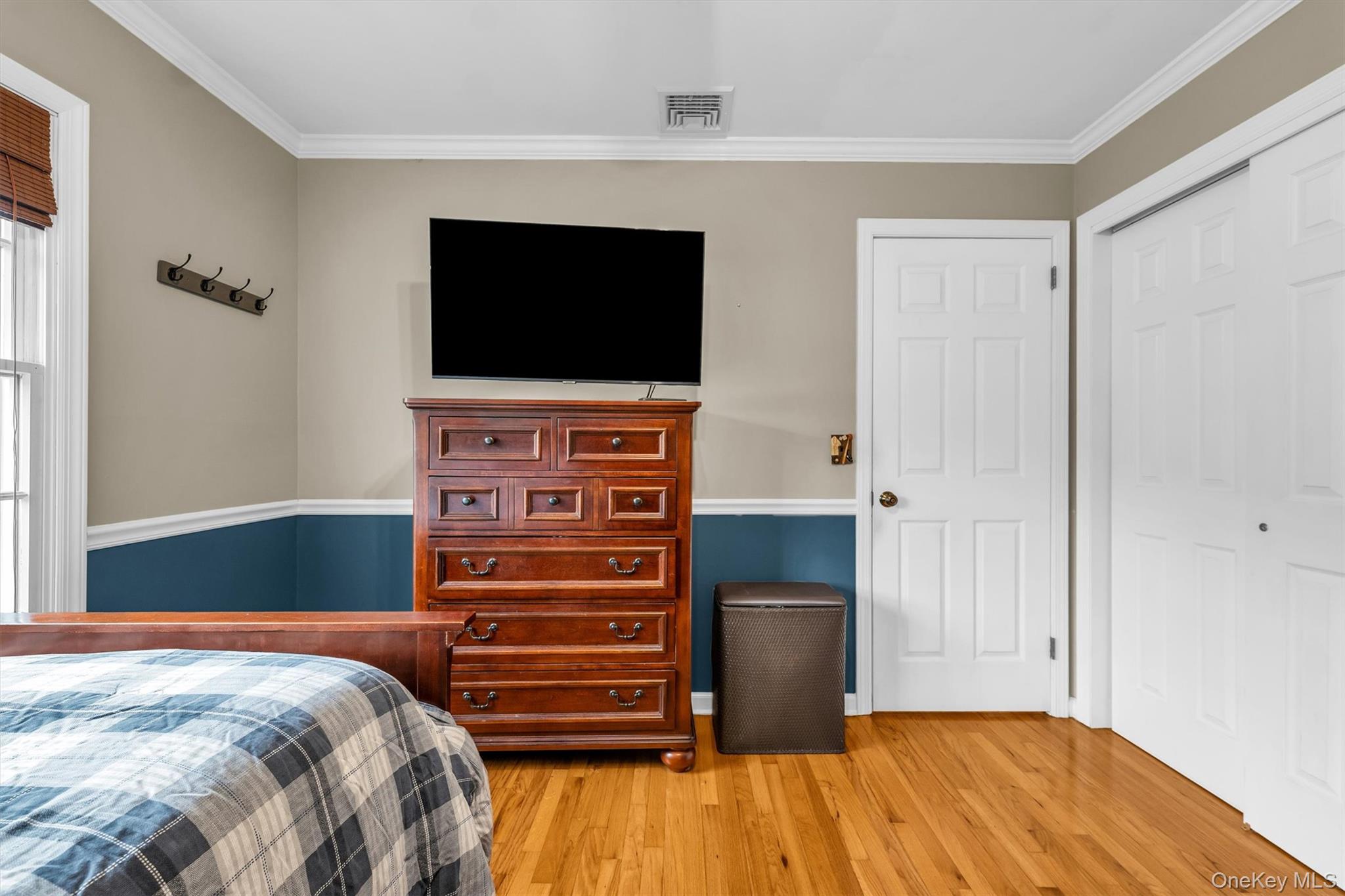 383 Munsell Road East Patchogue, NY 11772 - Photo 11 of 45