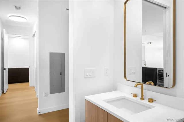 a picture of city view