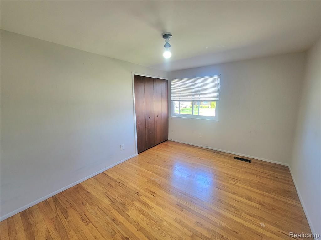 3458 Common Road Warren, MI 48092 - Photo 11 of 22