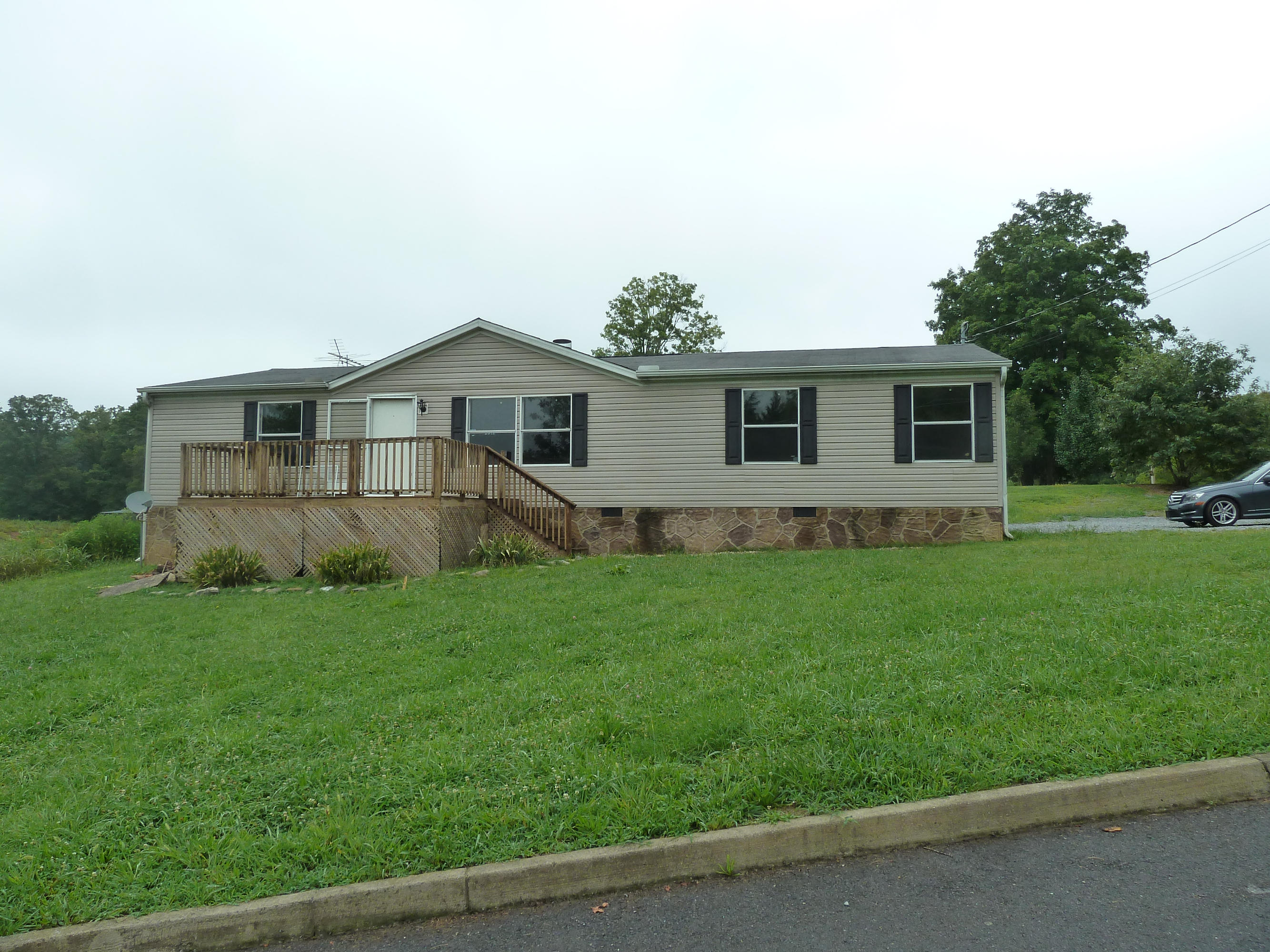 4310 Diamond Valley Road Kodak, TN 37764 - Photo 1 of 24 P1130337