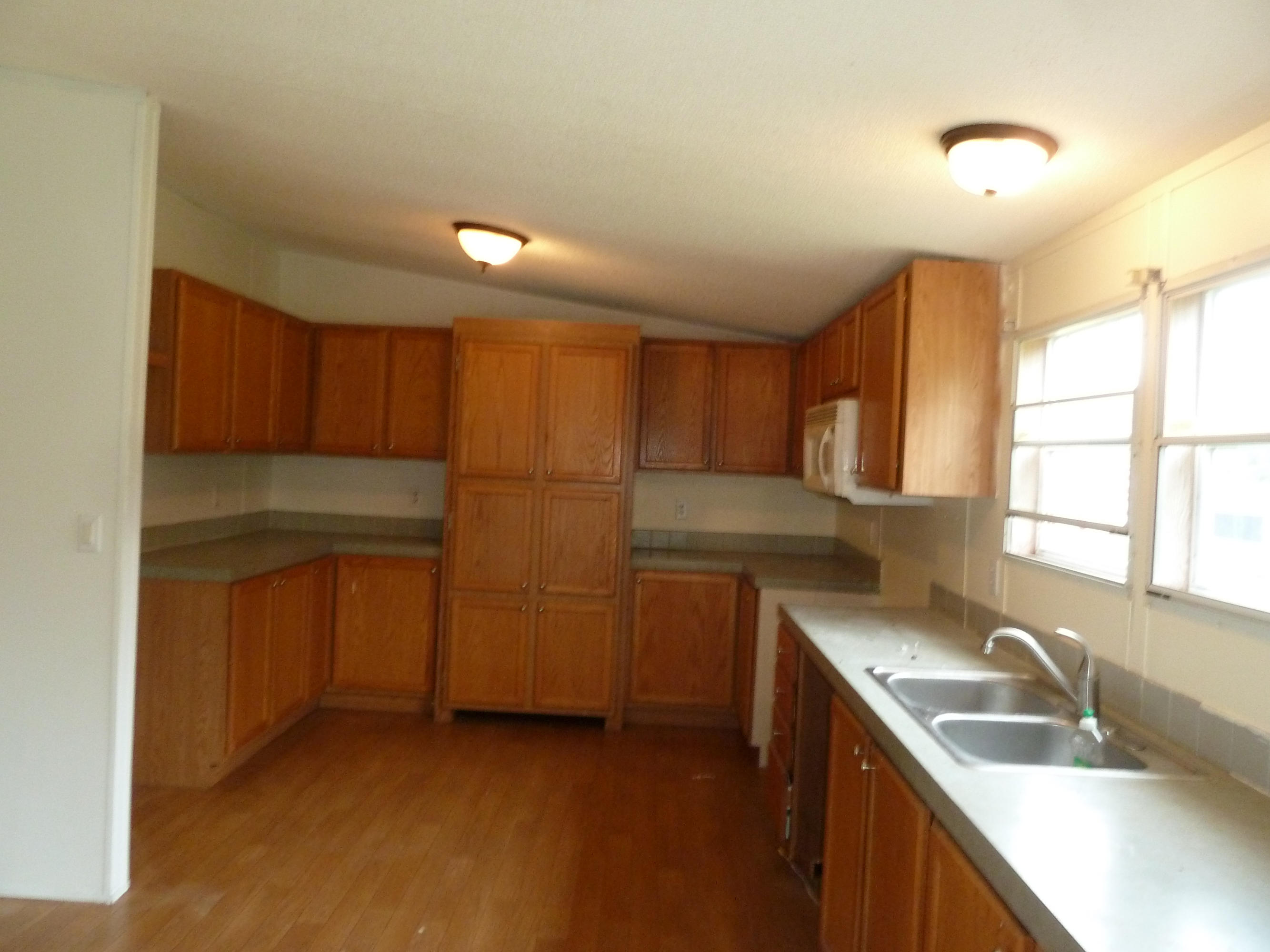 4310 Diamond Valley Road Kodak, TN 37764 - Photo 2 of 24 P1130325