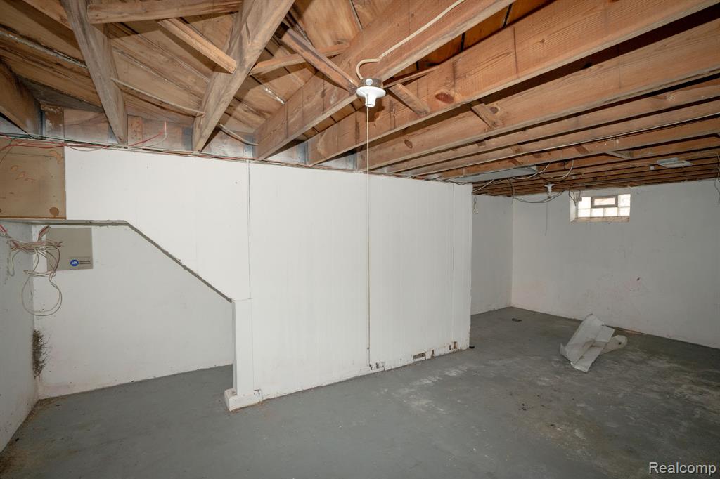 5045 Cadieux Road Detroit, MI 48224 - Photo 18 of 24