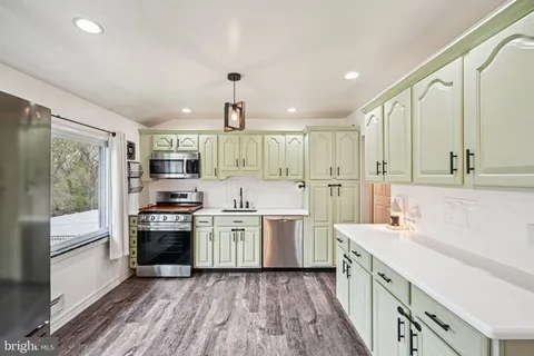 $500,000 | 308 Mallard Drive, Marlton, NJ 08053