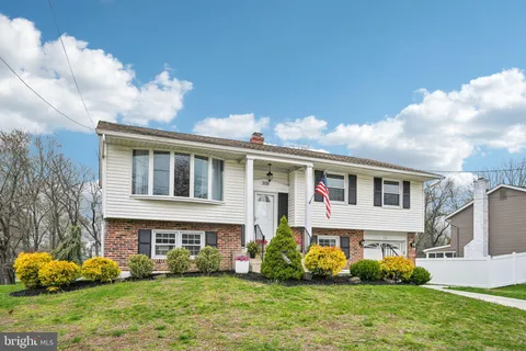 $500,000 | 308 Mallard Drive, Marlton, NJ 08053