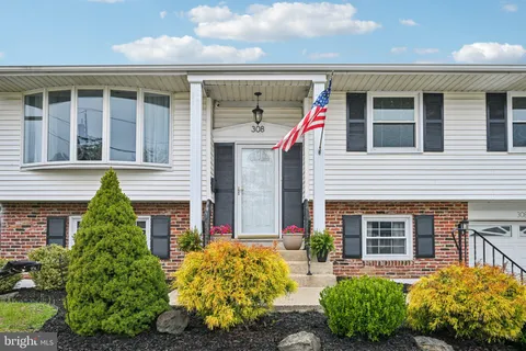 $500,000 | 308 Mallard Drive, Marlton, NJ 08053