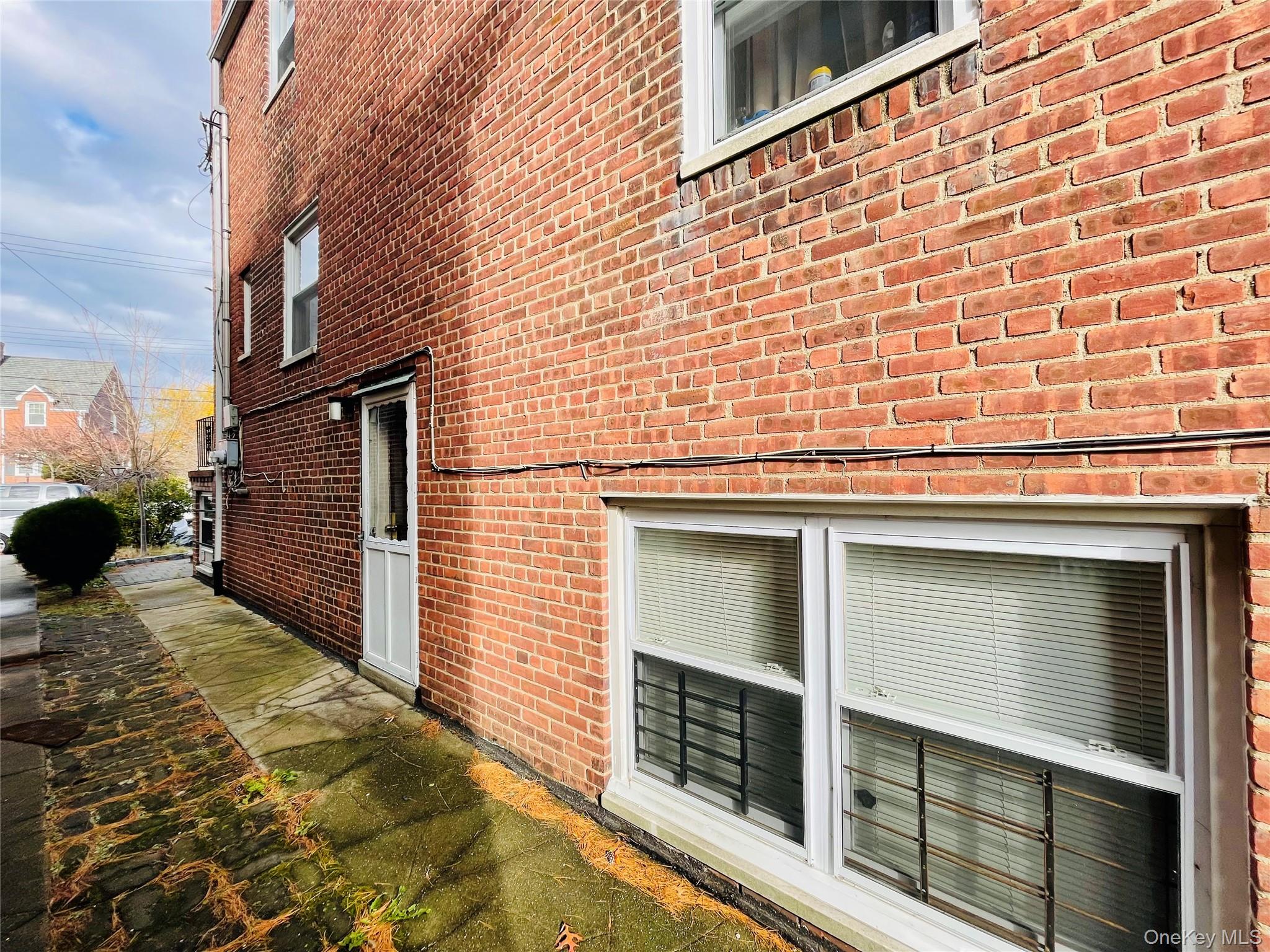 1194 Lydig Avenue Bronx, NY 10461 - Photo 4 of 7 a view of front door of house