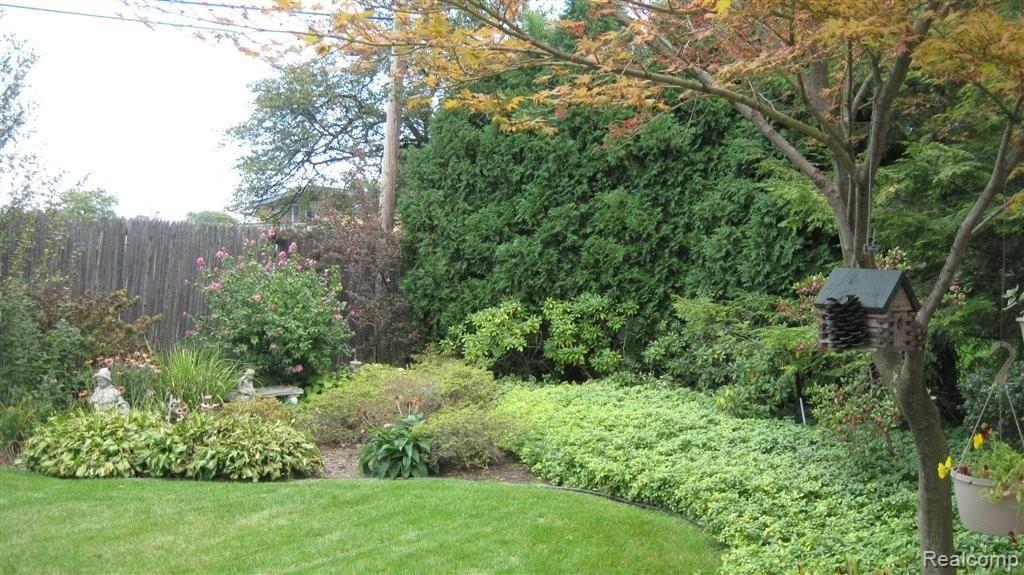 584 Thorntree Road Grosse Pointe, MI 48236 - Photo 12 of 17 IMG_1328.JPG