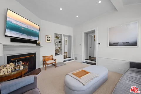 $4,395,000 | 211 Barlock Avenue, Los Angeles, CA 90049