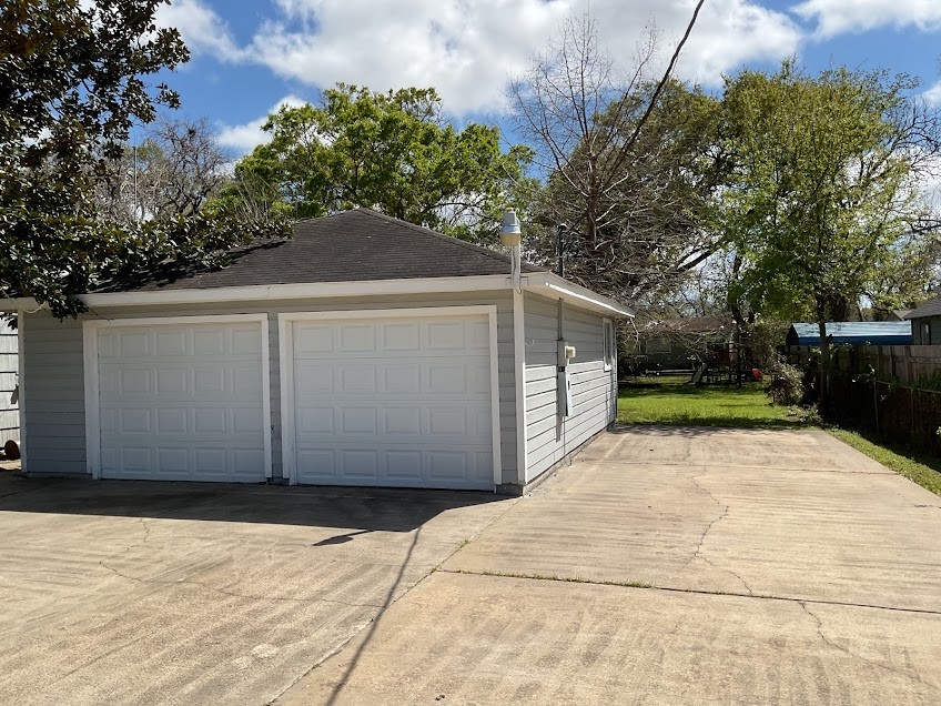 201 Smith Street Clute, TX 77531 - Photo 21 of 22