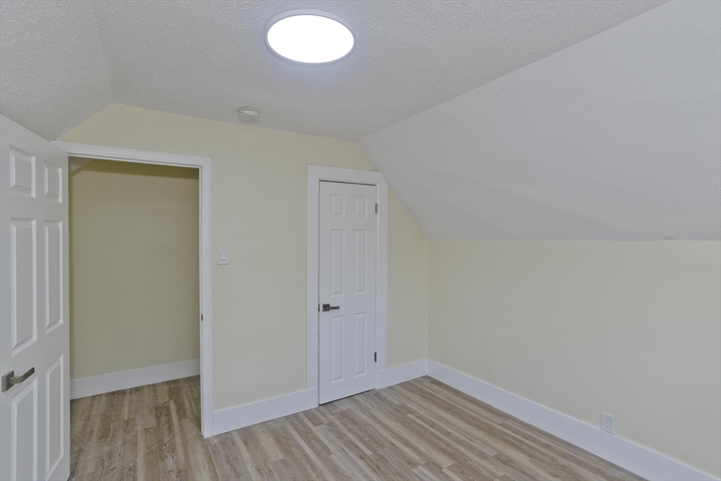 205 St James Avenue Springfield, MA 01109 - Photo 20 of 28