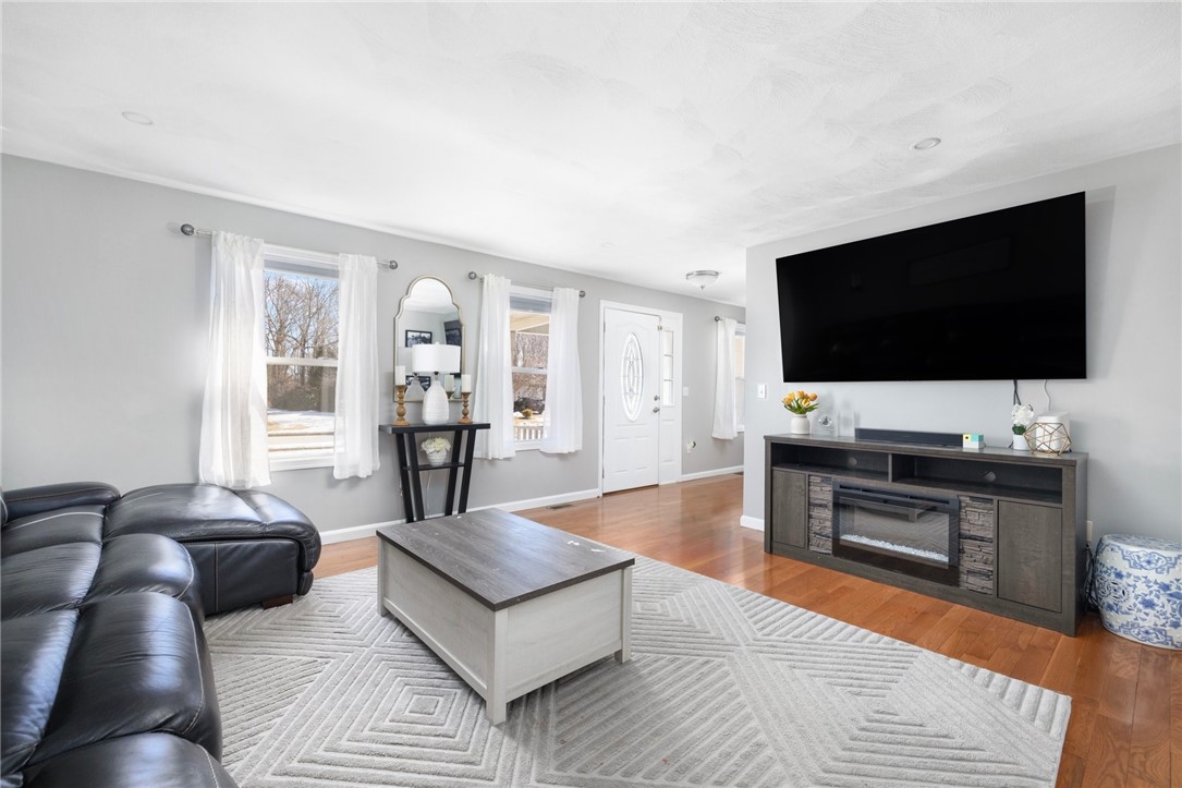 38 Ginger Trail Coventry, RI 02816 - Photo 4 of 42