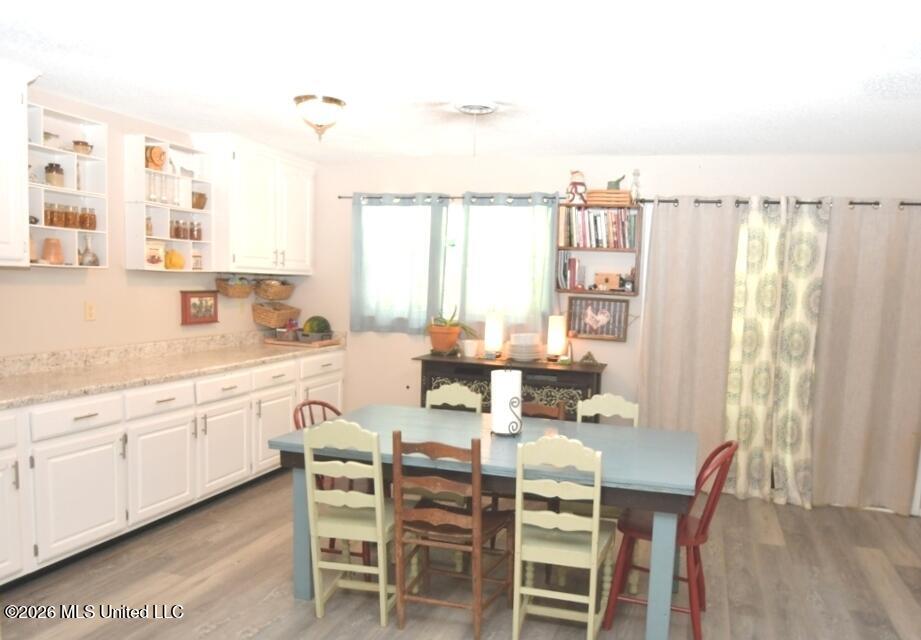 725 Shinault Road Byhalia, MS 38611 - Photo 6 of 39 Kitchen/Great room View