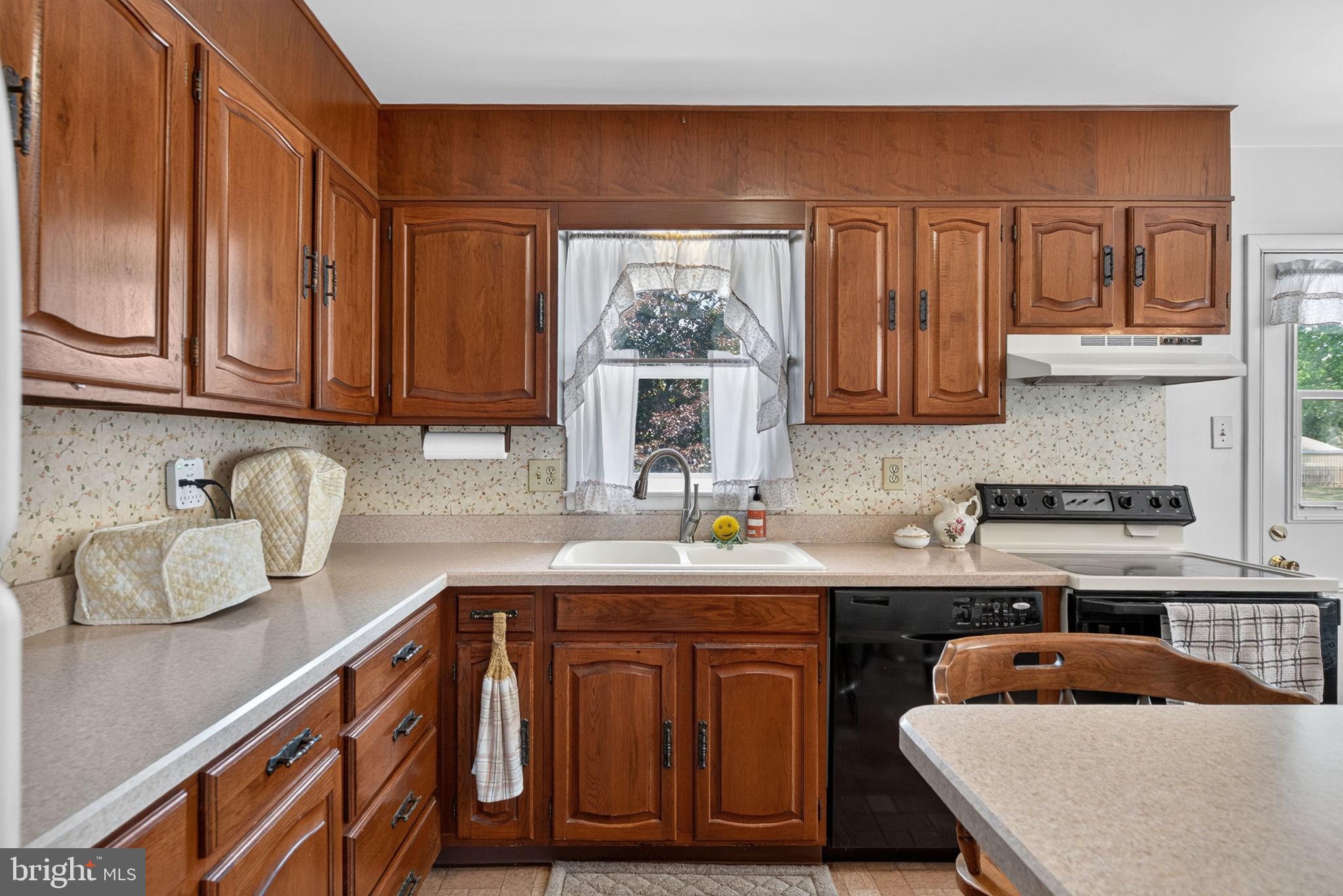 949 Brunnerville Road Lititz, PA 17543 - Photo 12 of 39 Tidy kitchen w/abundant counter space