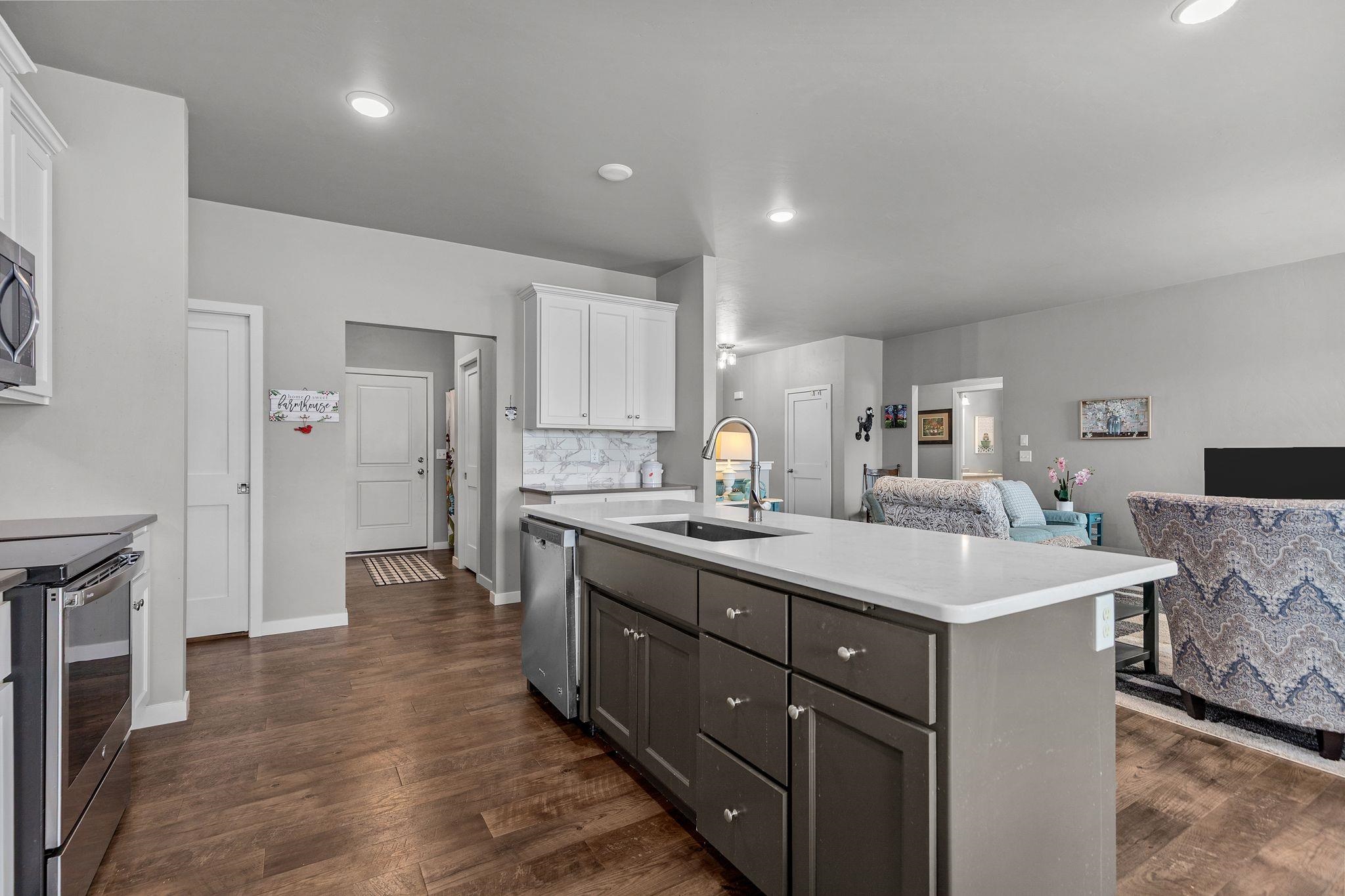 3627 Tulip Trail Appleton, WI 54913 - Photo 17 of 68