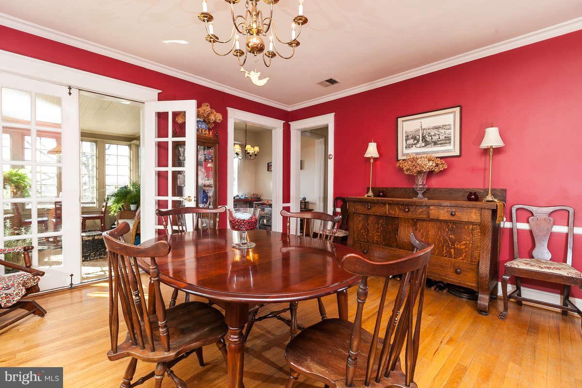 1229 Roundhill Road Baltimore, MD 21218 - Photo 6 of 30 Dining Room