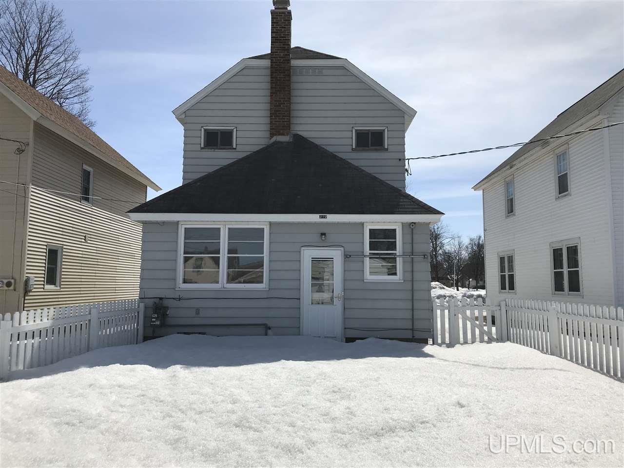 310 South 2nd Street Escanaba, MI 49829 - Photo 3 of 20