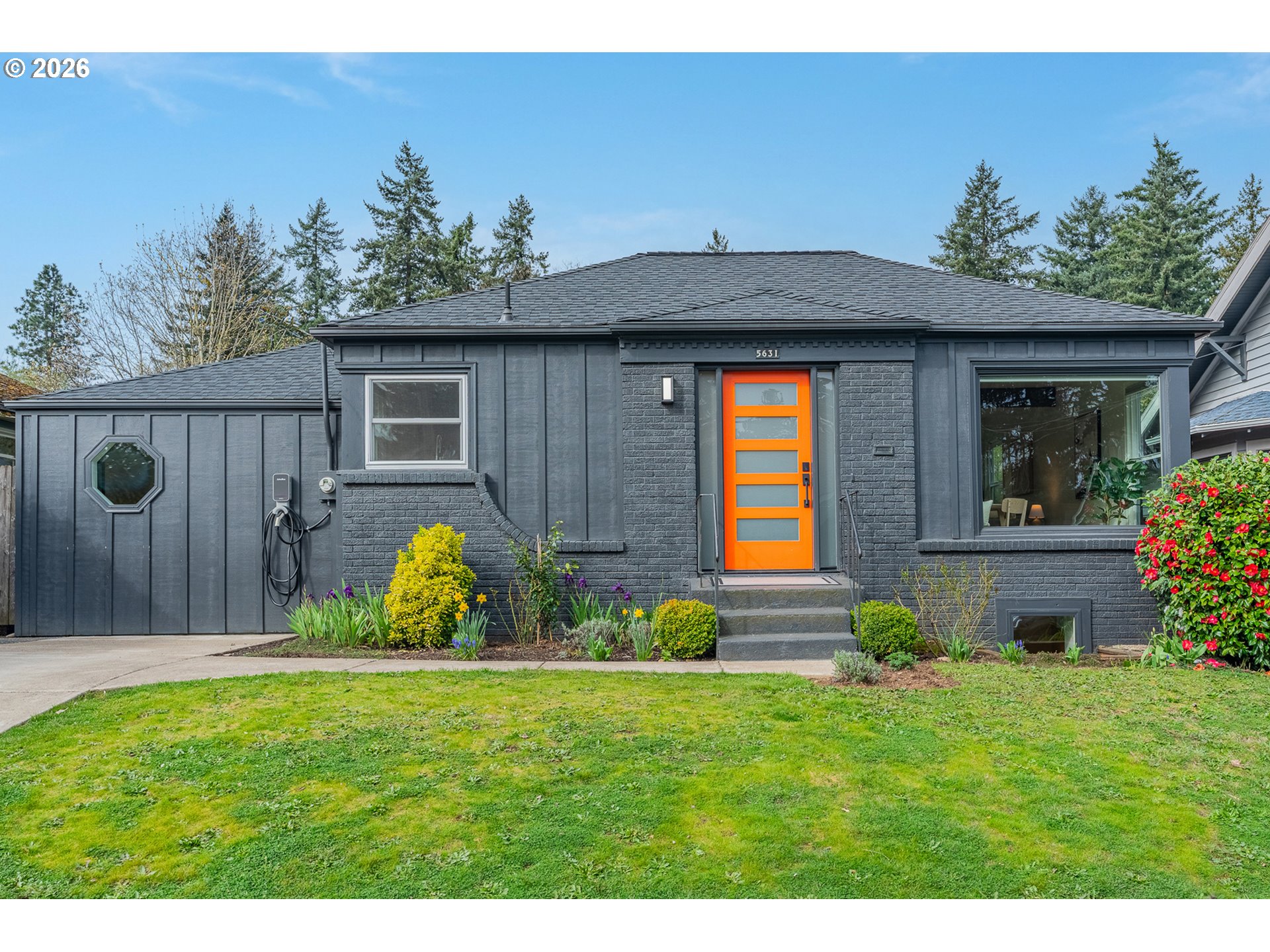 5631 Northeast 23rd Avenue Portland, OR 97211 - Photo 1 of 37