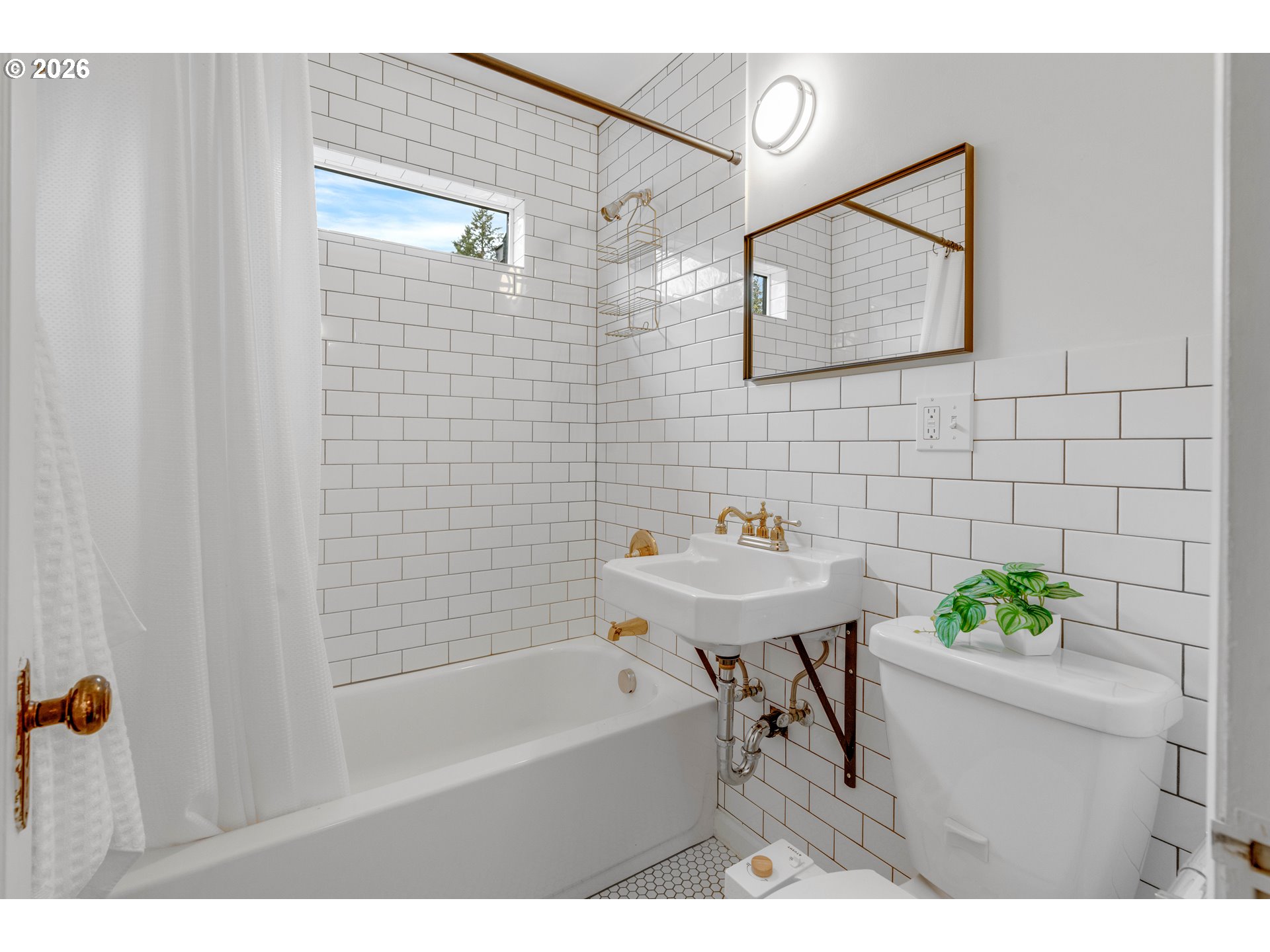 5631 Northeast 23rd Avenue Portland, OR 97211 - Photo 18 of 37