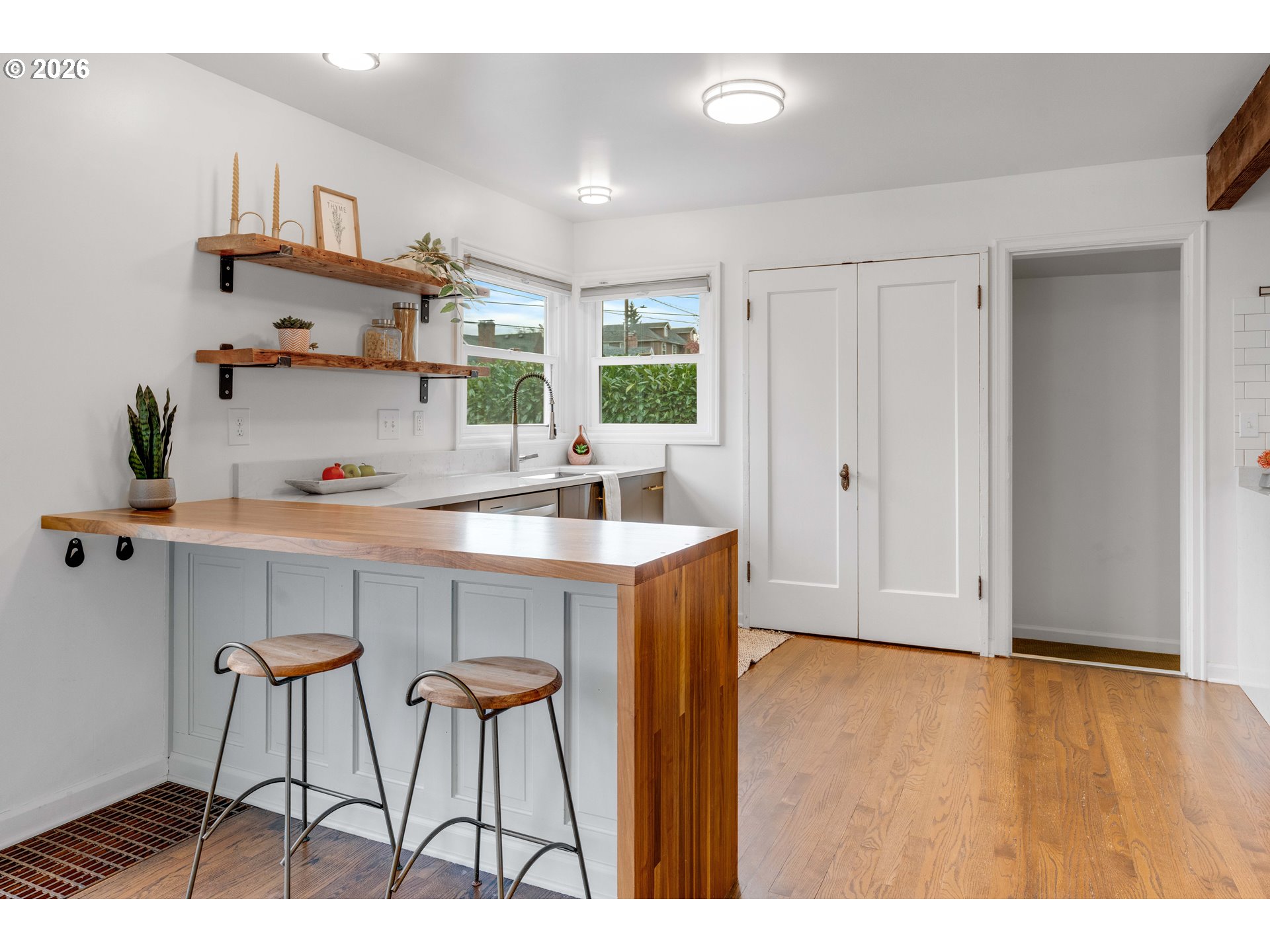 5631 Northeast 23rd Avenue Portland, OR 97211 - Photo 9 of 37