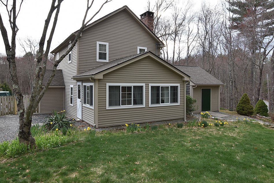 532 Log Road Smithfield, RI 02917 - Photo 12 of 16