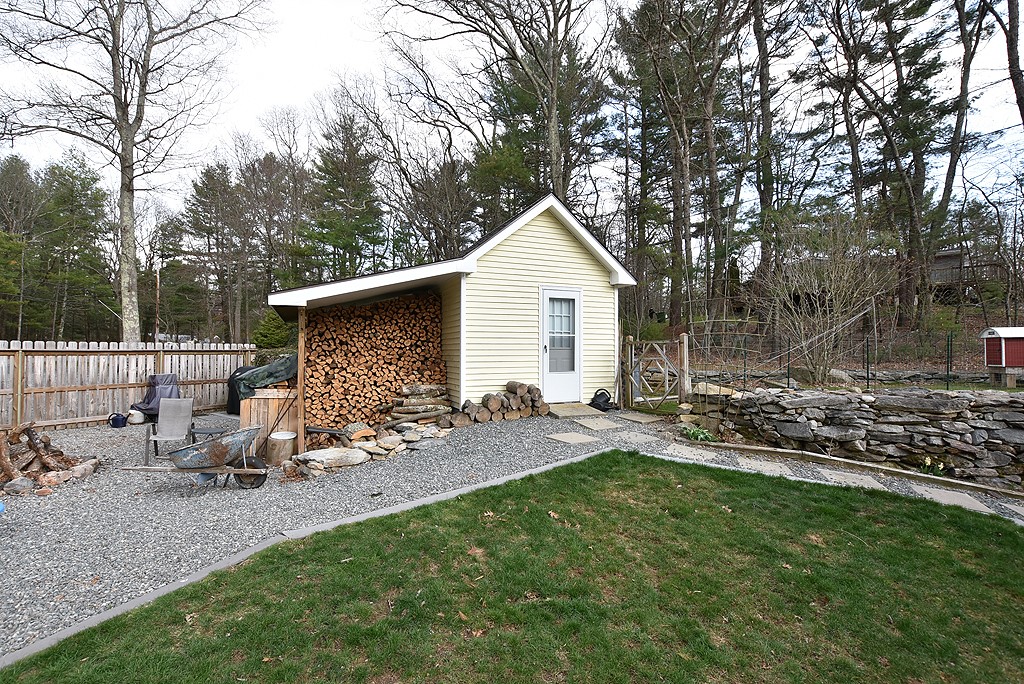 532 Log Road Smithfield, RI 02917 - Photo 15 of 16