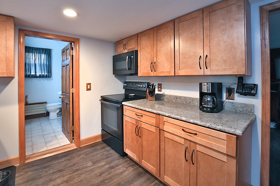 532 Log Road Smithfield, RI 02917 - Photo 2 of 16