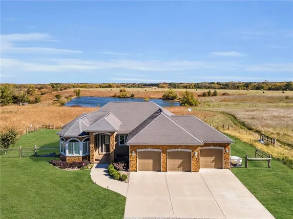 $1,150,000 | 9530 Northwest Caldwell Road, Kidder, MO 64649