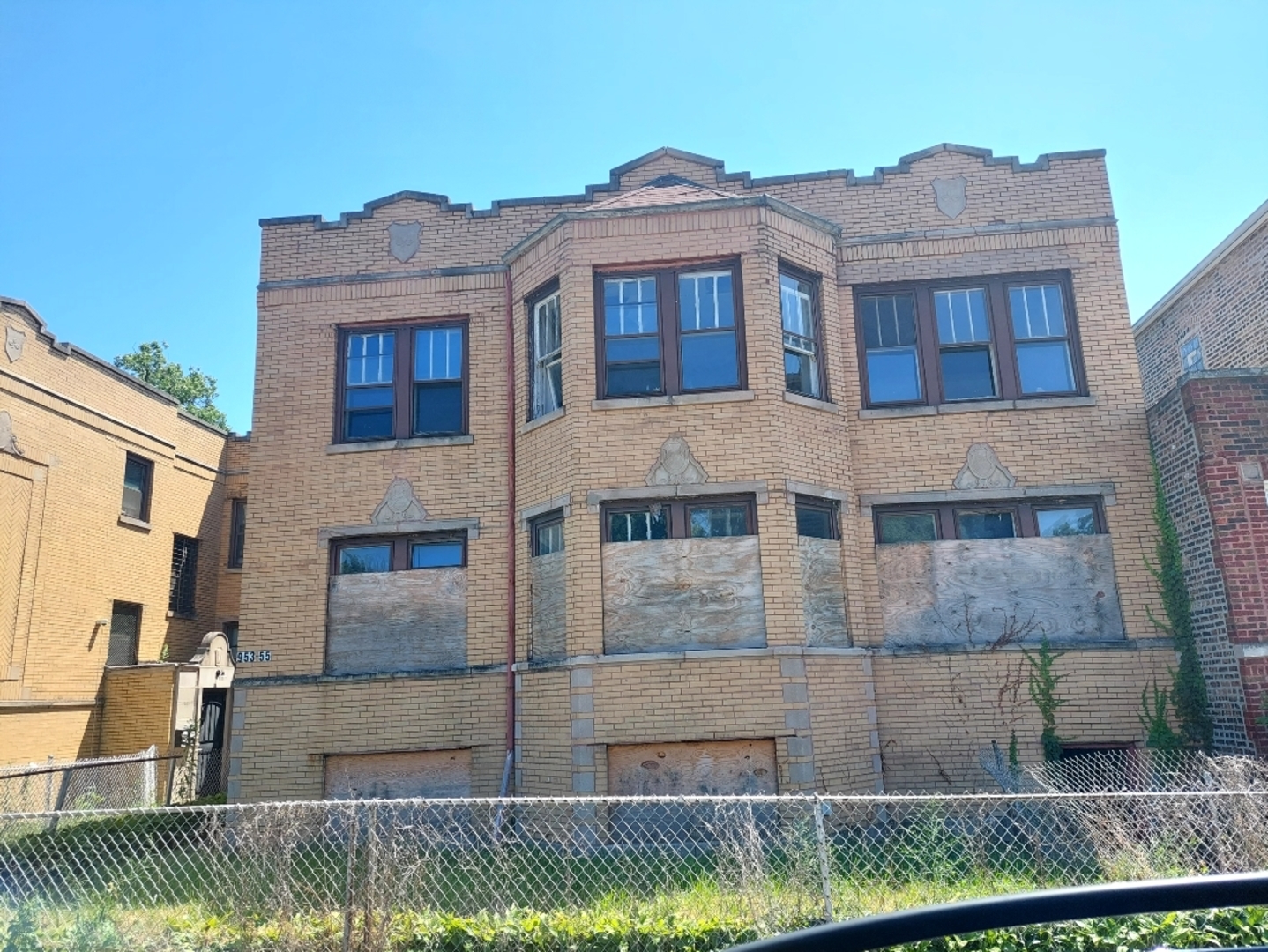 953 West 68th Street Chicago, IL 60621 - Photo 2 of 13