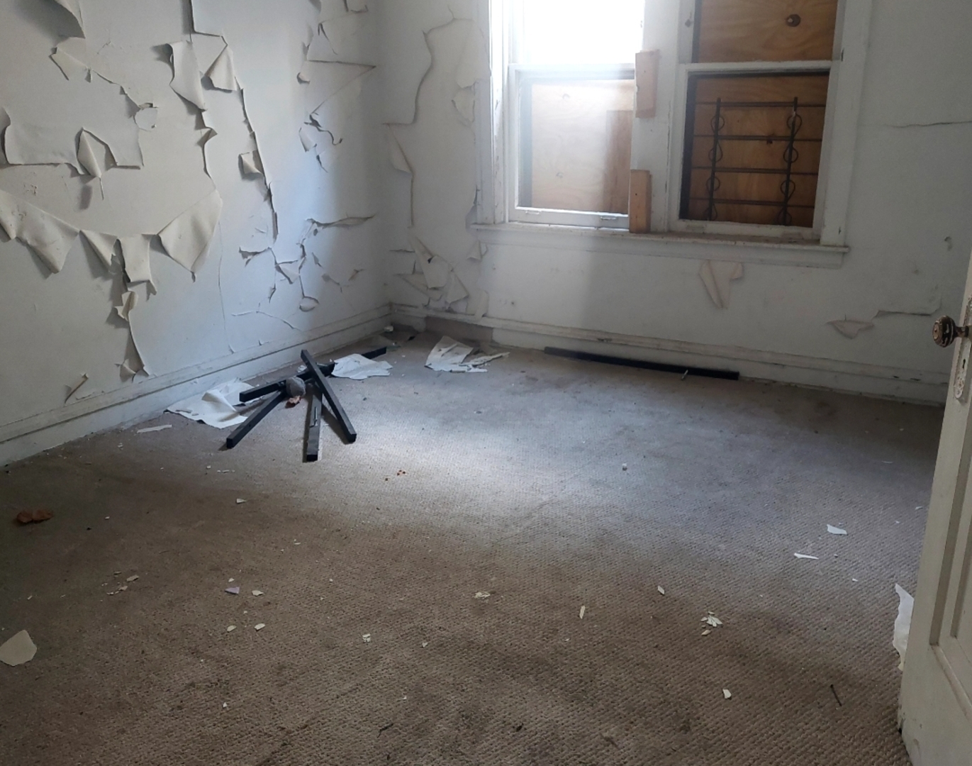 953 West 68th Street Chicago, IL 60621 - Photo 9 of 13