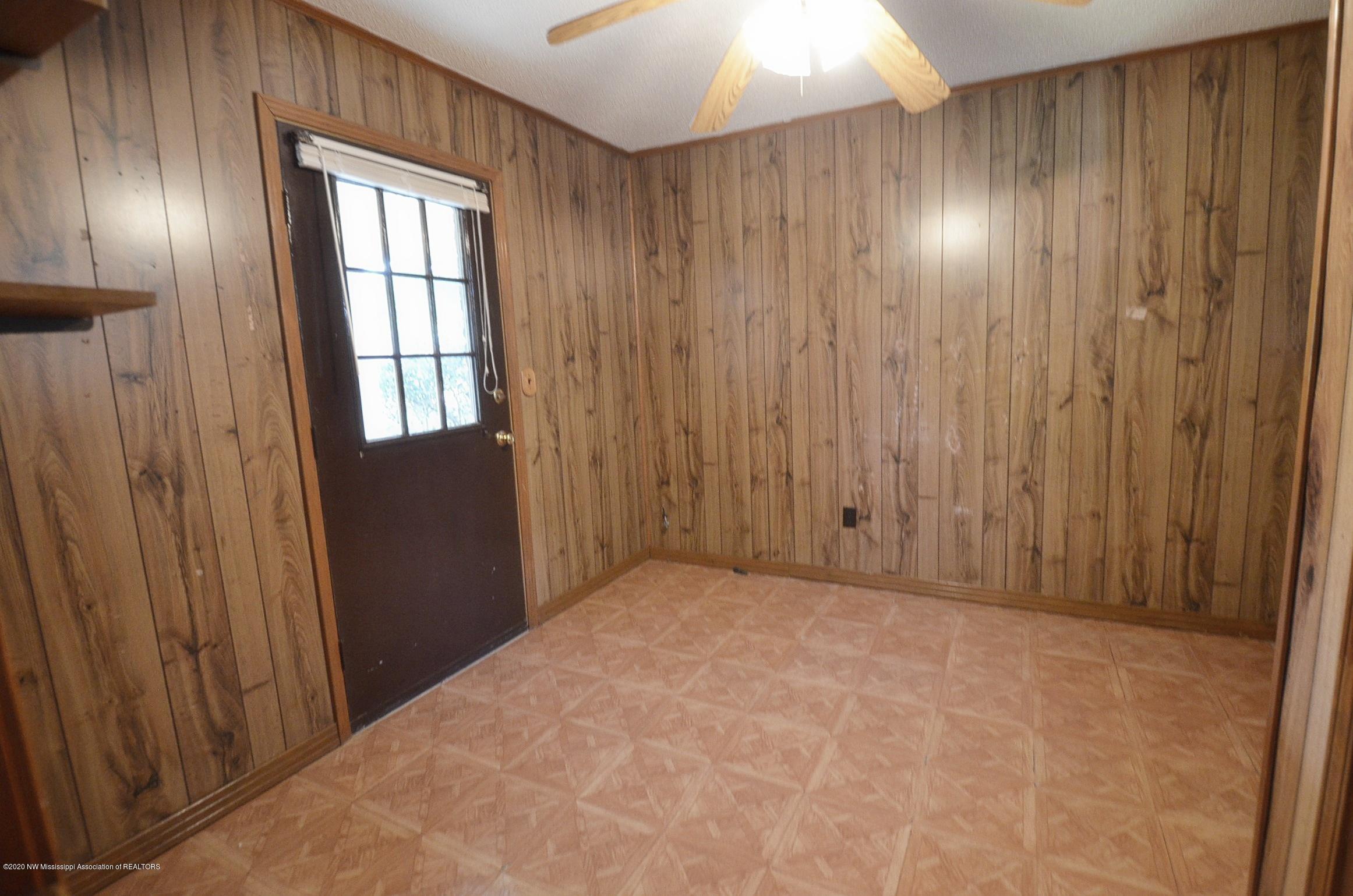 400 Peyton Road Holly Springs, MS 38635 - Photo 17 of 26 Office