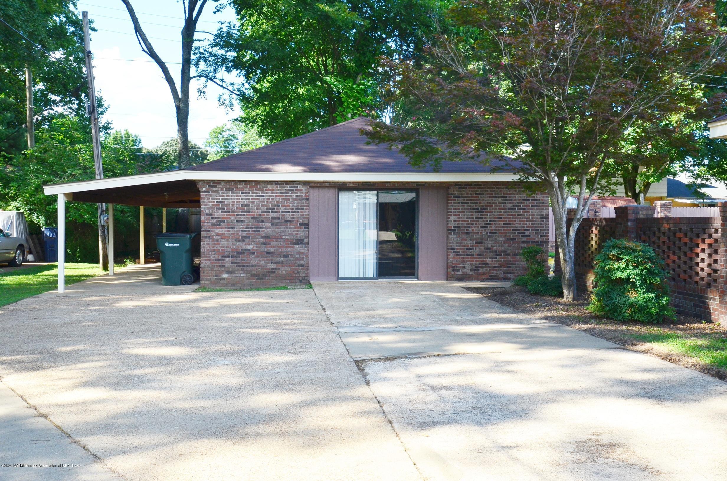 400 Peyton Road Holly Springs, MS 38635 - Photo 22 of 26 Pool house1.1