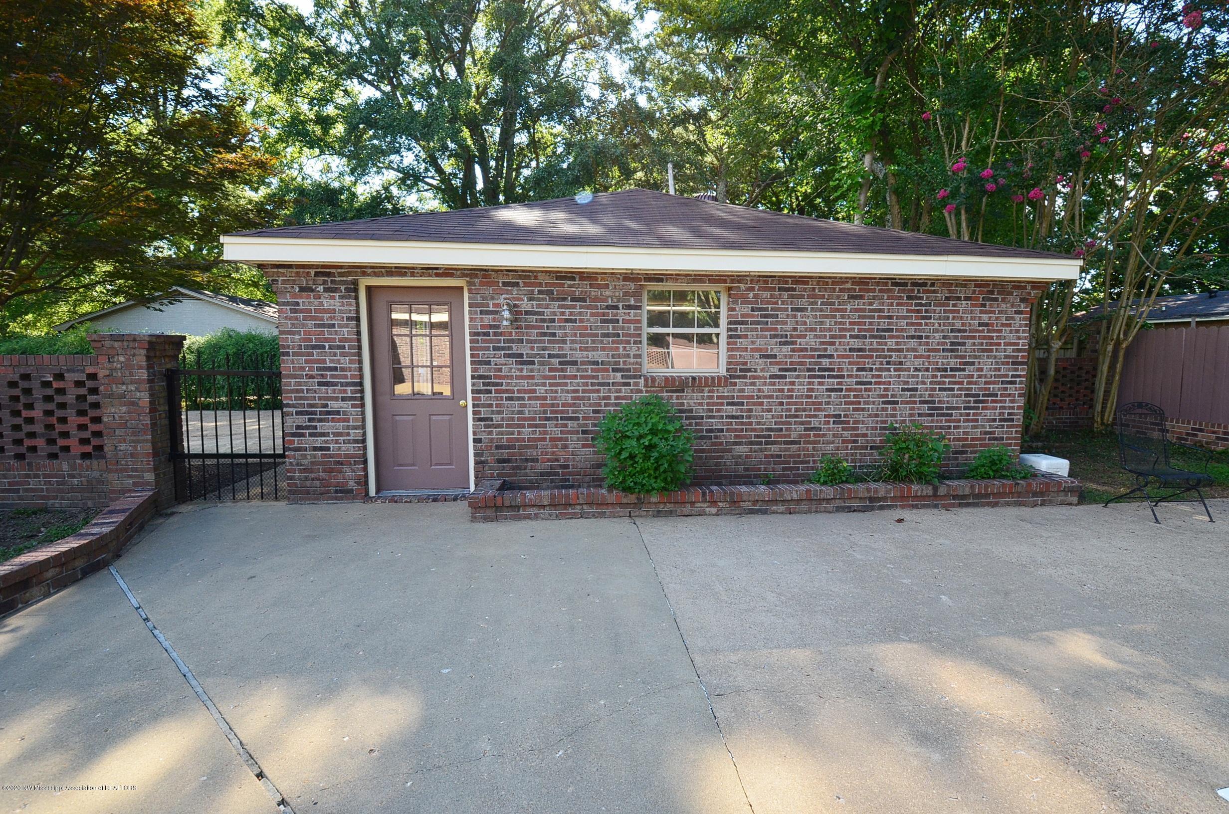 400 Peyton Road Holly Springs, MS 38635 - Photo 23 of 26 Pool house