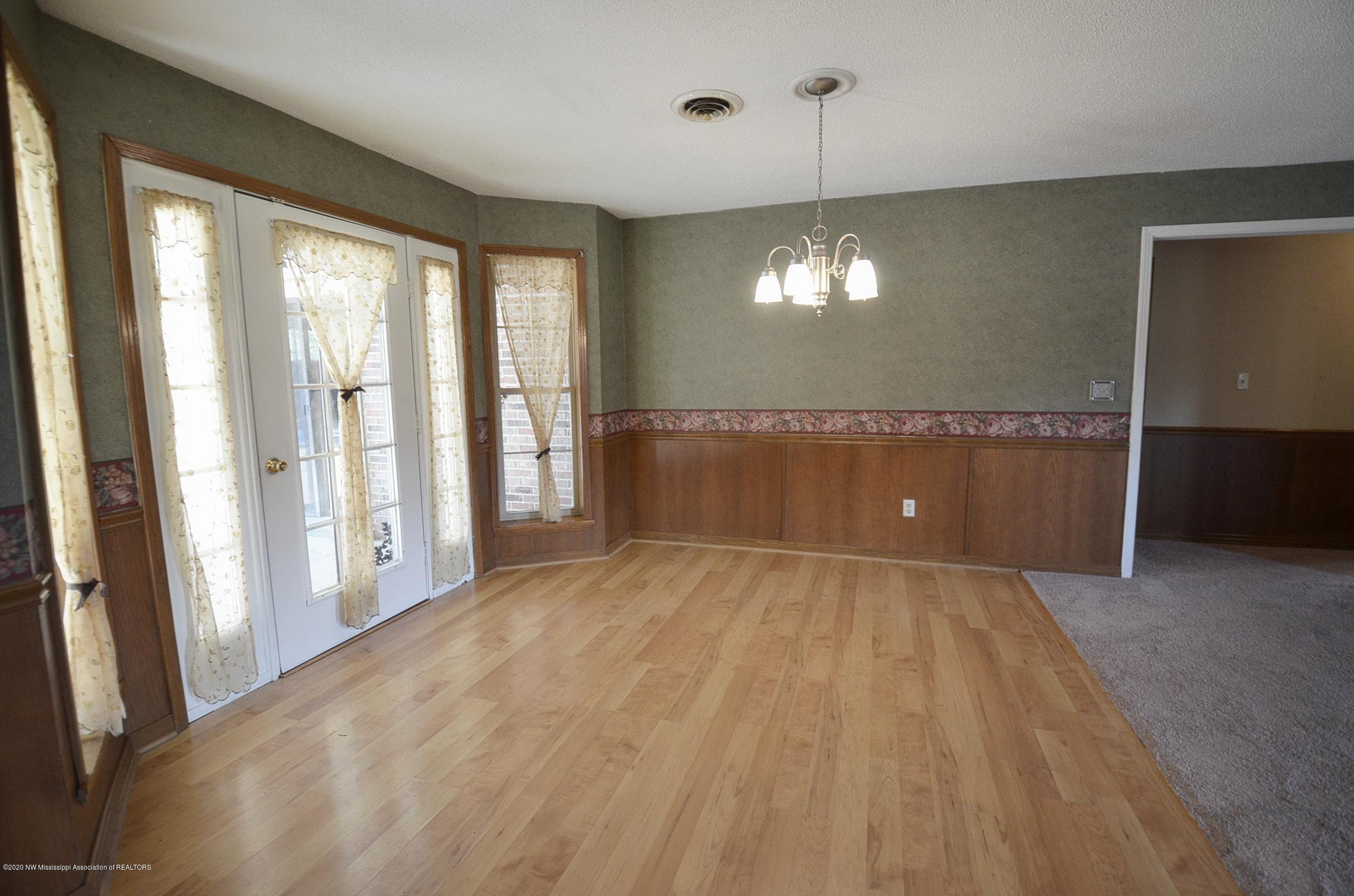 400 Peyton Road Holly Springs, MS 38635 - Photo 9 of 26 Breakfast area