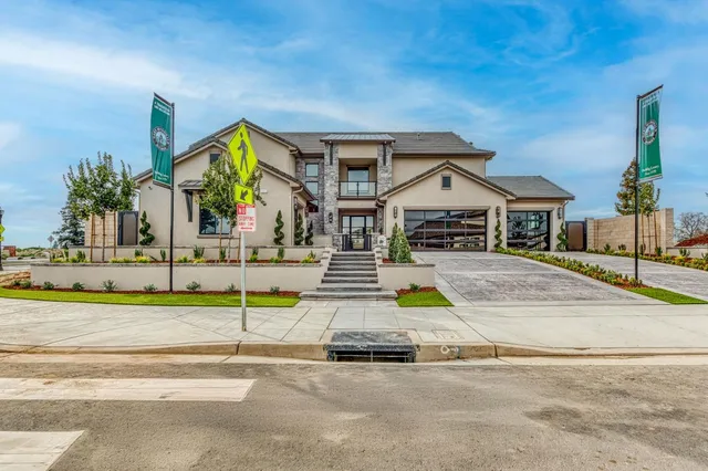 $3,095,000 | 11417 North Portofino Drive, Fresno, CA 93730
