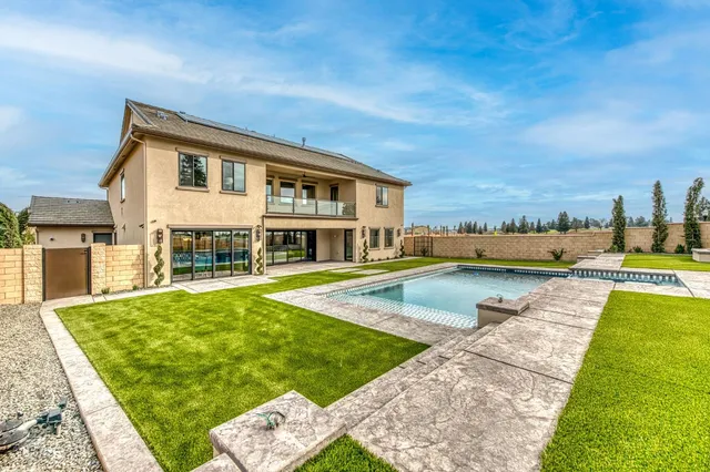 $3,095,000 | 11417 North Portofino Drive, Fresno, CA 93730
