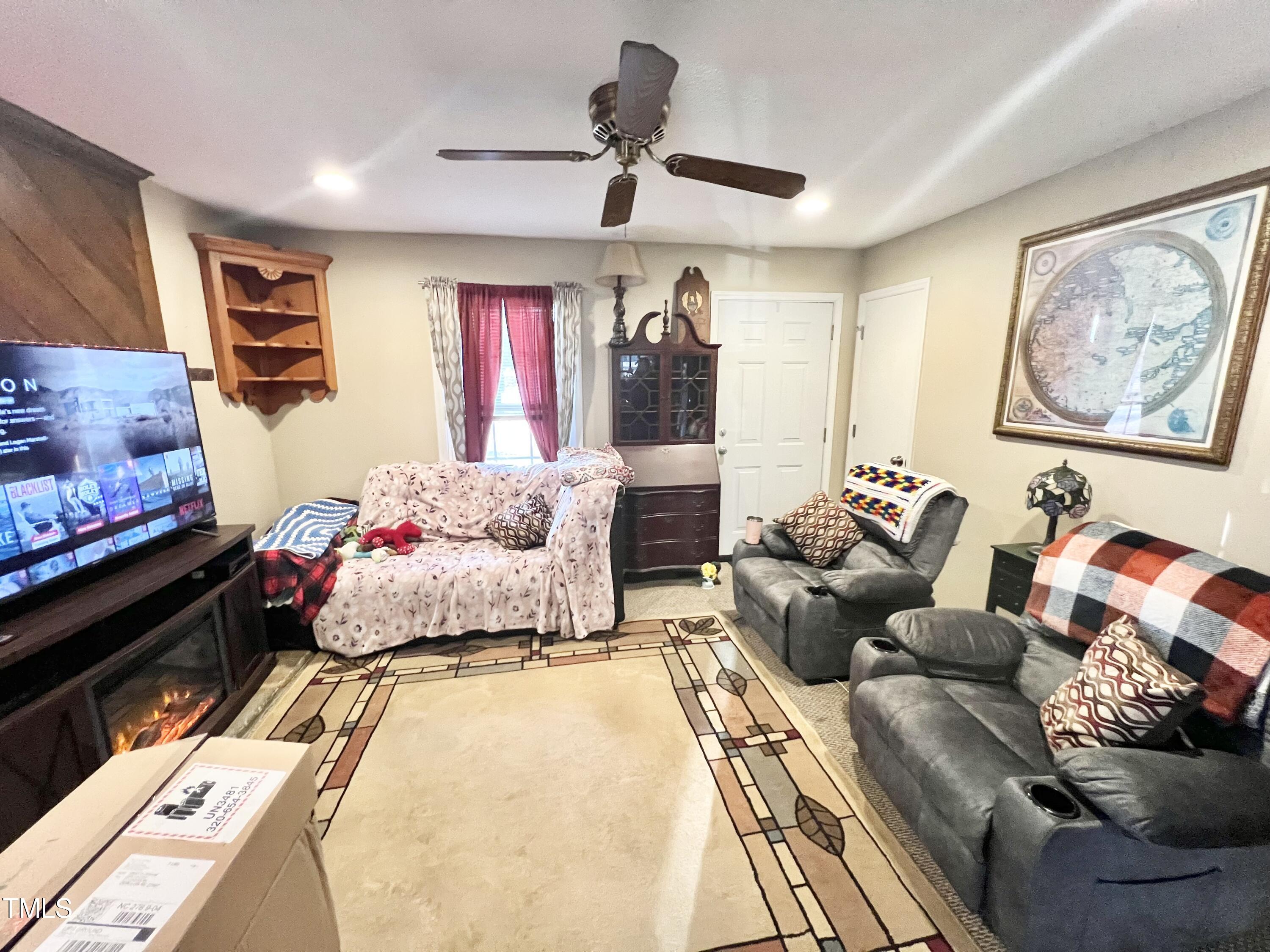 811 Cheves Road Zebulon, NC 27597 - Photo 5 of 7 811 Cheves rd inside 2
